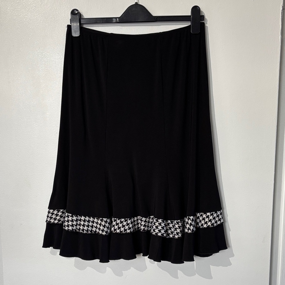 🎉4/30$🎉 Bali Size Medium Black Skirt with Houndstooth Detail